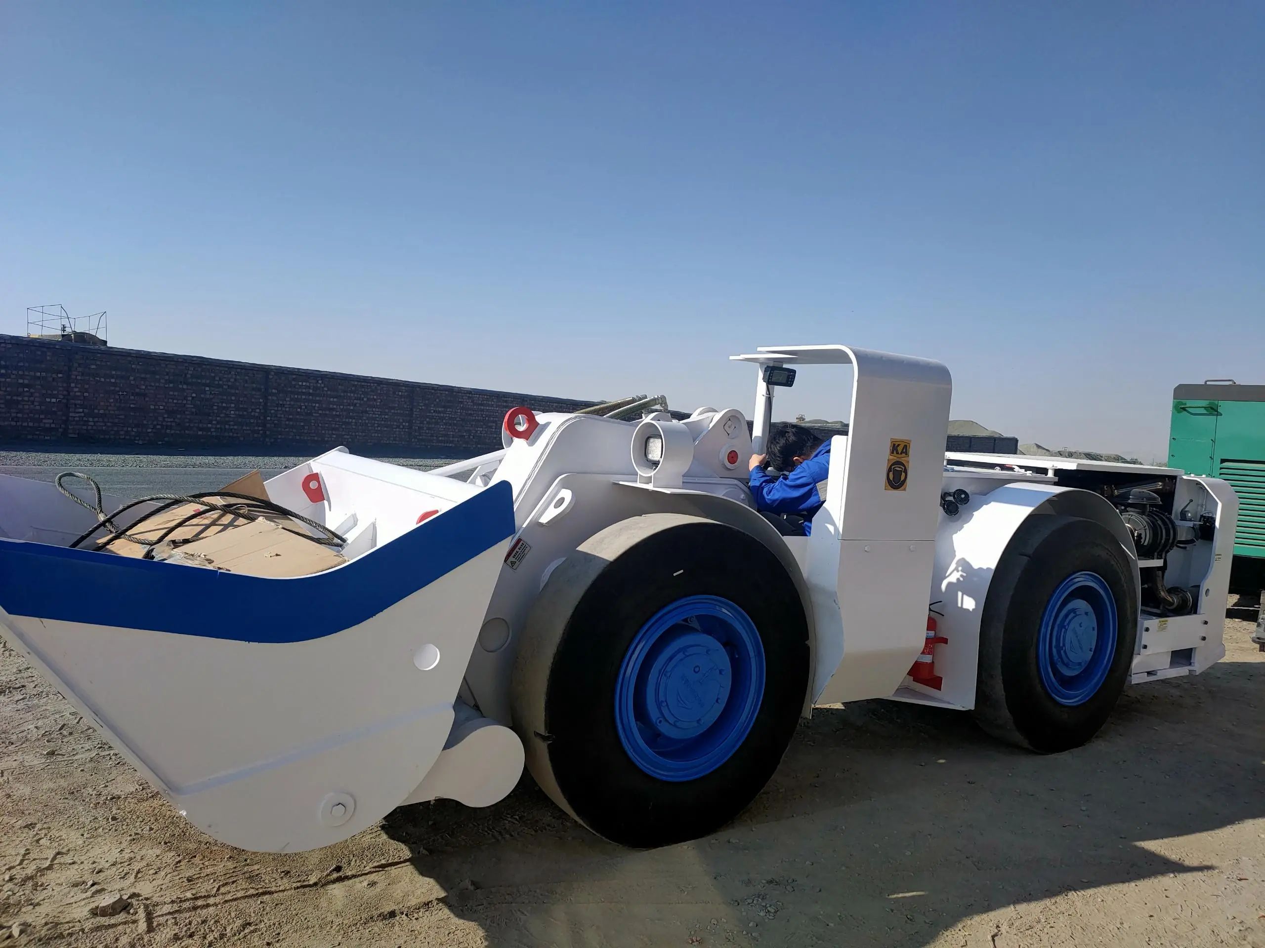 尊龙凯时矿业快步行进在“机械、自动、智慧”新型矿山阳光大道上